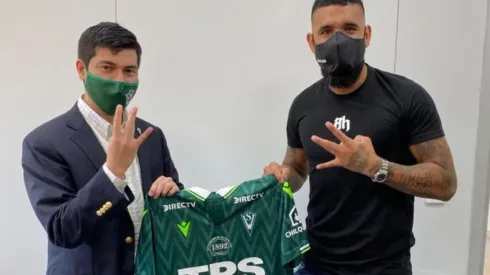 Ronnie Fernández junto a presidente Rafael González