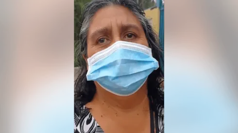 Mujer se emociona cuando le preguntan sobre lo que espera del Plebiscito