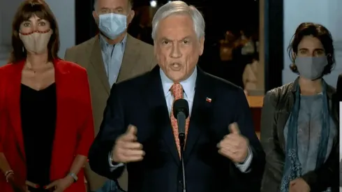 Sebastián Piñera hablando desde La Moneda.