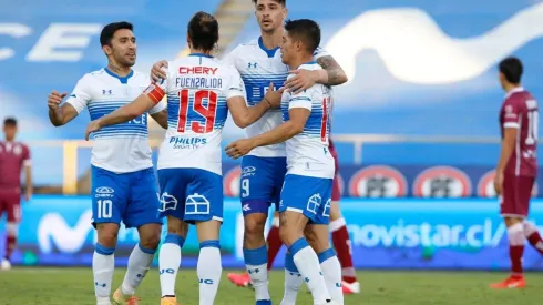 Universidad Católica derrotó a La Serena y es otra vez puntera del fútbol chileno.