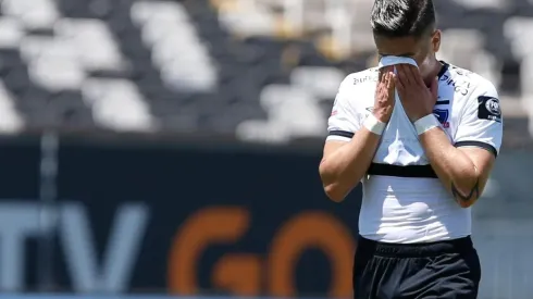 Óscar Opazo se lamenta luego de la derrota de Colo Colo ante Deportes Iquique