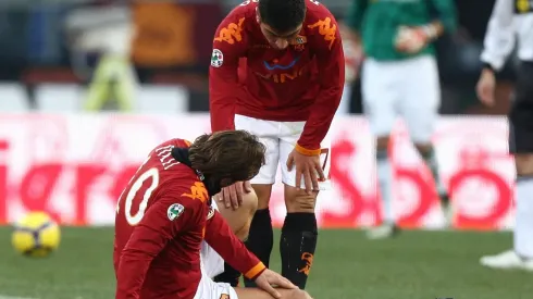 David Pizarro junto a Francesco Totti en la Roma