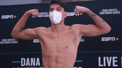 Bahamondes cumplió el peso y va por su sueño en UFC