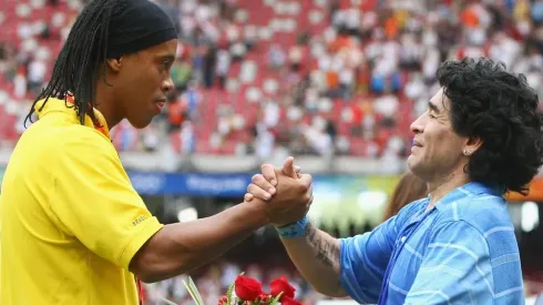 Dinho manda fuerzas para Maradona