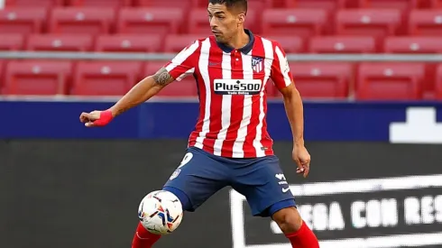 Luis Suárez con la camiseta del Atlético Madrid