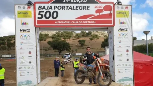 El chileno fue segundo a 3 minutos 43 segundos 7 décimas del ganador.