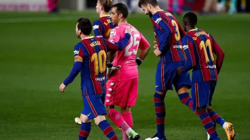 Claudio Bravo contra el Barcelona y Lionel Messi.