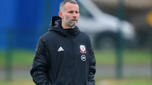 El hermano no ayuda mucho a Ryan Giggs.