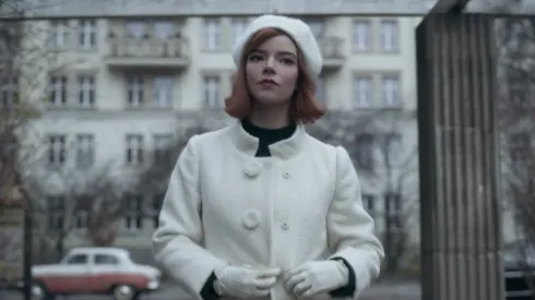 Ana Taylor es la actriz argentina que da vida a Elizabeth la protagonista.