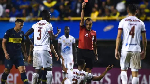 Esteban Ostojich, el árbitro de Chile-Perú en un partido de Boca Juniors.