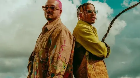 Rauw Alejandro junto a J Balvin.