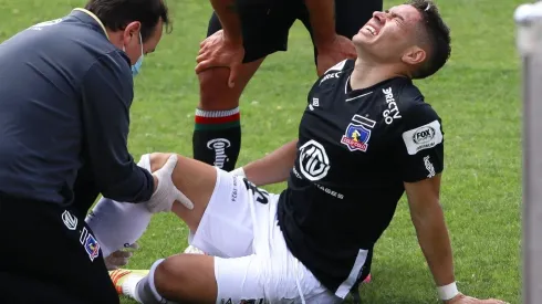 Óscar Opazo es el foco de las preocupaciones en Colo Colo, luego de que saliera lesionado con un problema en la rodilla derecha