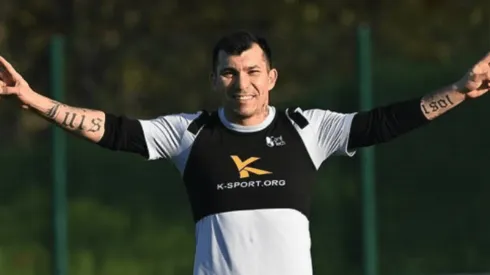 Medel ya entrena con Bologna y prepara su regreso a las canchas