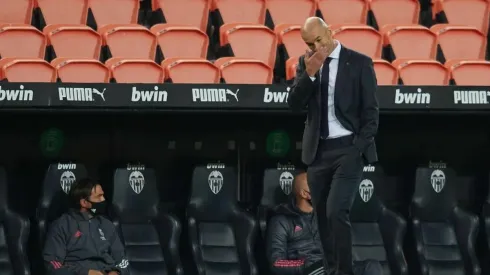 Zinedine Zidane, técnico de Real Madrid analiza varios cambios para jugar ante Villarreal como forastero