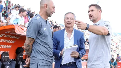 Cristián Paulucci, a la izquierda, protagonizó una lamentable situación en la derrota de Universidad Católica ante Coquimbo