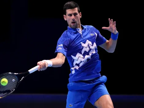 Djokovic vence a Zverev y avanza en el Masters
