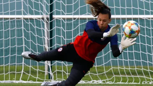 Tiane Endler lidera la nómina de Chile para los amistosos contra Zambia.