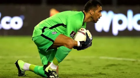 Pellegrini respalda a Claudio Bravo como el 1 de la selección chilena.