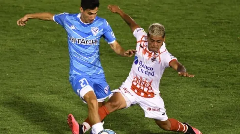 El volante chileno sigue sumando minutos en Argentina.