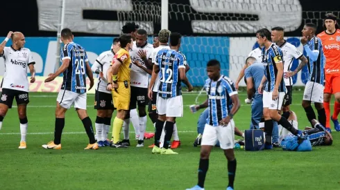 Araos vio todo el partido desde el banquillo de suplentes.