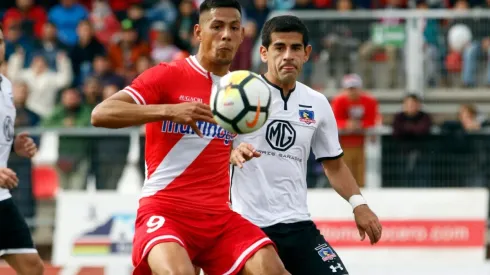 Colo Colo quiere salir del fondo de la tabla ante Curicó Unido en el Estadio Monumental.