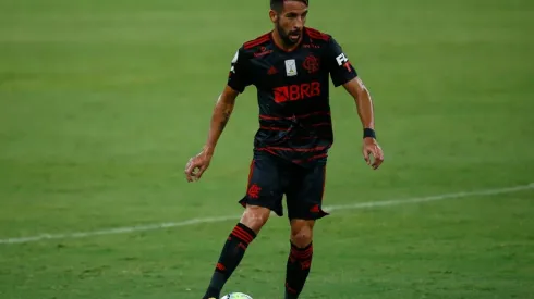 El lateral iba a ser titular, pero por problemas físicos deberá mirar el compromiso desde la banca.