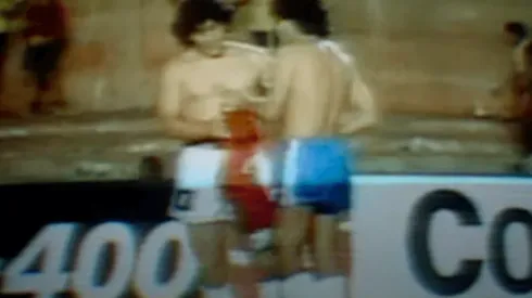 Puebla "se ganó" la camiseta de Maradona tras anularlo en un Chile - Argentina