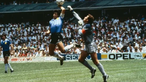 Diego Maradona, Peter Shilton y "La Mano de Dios" en México 86.