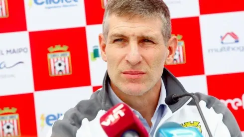 El nuevo DT de Curicó recordó con emoción a Maradona.