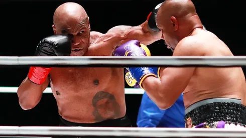 Mike Tyson se mostró con gran movilidad y técnica ante Roy Jones Jr. en Los Angeles