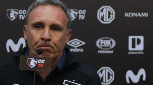 Marcelo Espina no renuncia a Colo Colo, pero dijo que aceptaría que lo despidan.