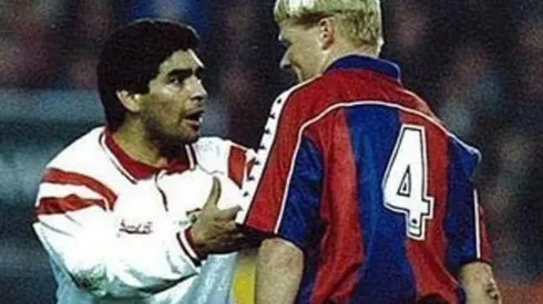 Ronald Koeman enfrentando a Diego Maradona