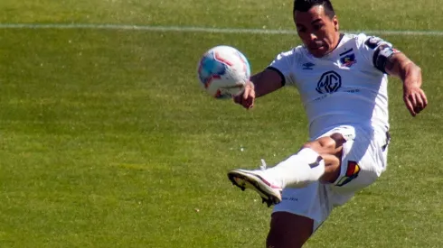 Esteban Paredes ha perdido el protagonismo que solía tener en el camarín de Colo Colo en el peor momento, durante la crisis alba