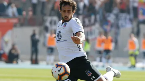 Tras su polémica salida, Jorge Valdivia regresa a Colo Colo en un momento crítico.