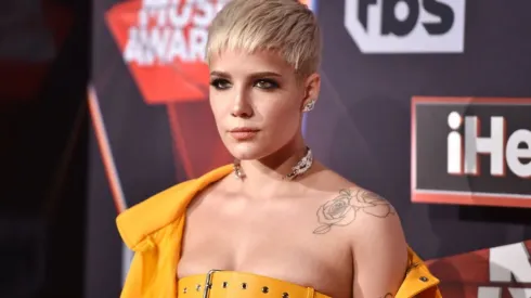 Halsey acusa a los Grammys de recibir sobornos