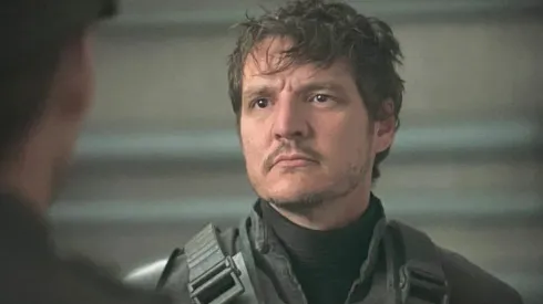 El actor chileno esta en la portada de la edición especial de la revista