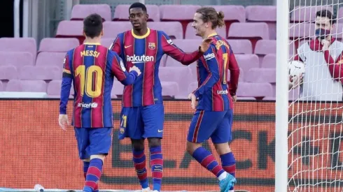 Messi vistió una camiseta de homenaje a Maradona en el último duelo del Barcelona