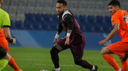 Neymar llega en modo bestia luego de una gran actuación en Old Trafford.