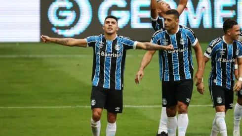 César Pinares festeja su primer gol con Gremio: triunfo ante Vasco da Gama.