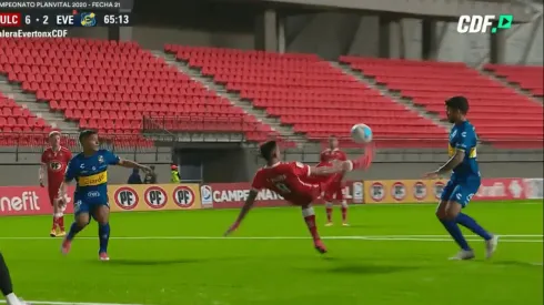 Andrés Vilches ejecuta una chilena perfecta para rubricar el gran gol en lo que va de 2020. ¿Tienes otro candidato?