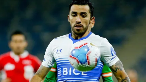 Edson Puch asoma entre los titulares en la formación de la Católica contra Vélez Sarsfield.