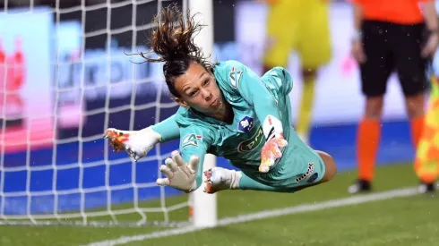 Tiane Endler, La Muralla, regaló una nueva atajada brillante en el PSG.