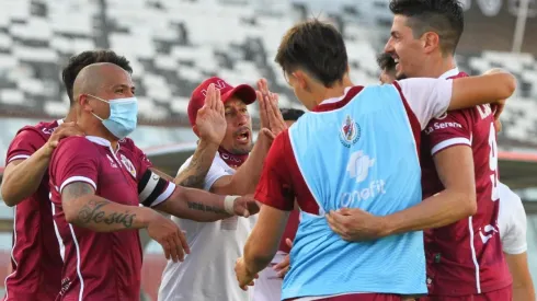 Deportes La Serena viene de derrotar a Colo Colo y lo hundió en el fondo de la tabla, completó el equipo granate 5 triunfos consecutivos.