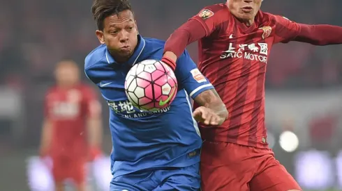 El colombiano compartió camarín con Gary Medel.