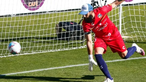 El portero viñamarino sigue al debe en los clásicos ante los Caturros.