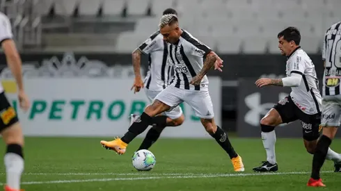 Eduardo Vargas marcó su primer gol en el Atlético Mineiro de Jorge Sampaoli este fin de semana
