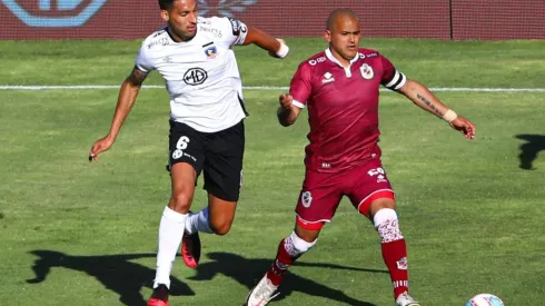 Humberto Suazo ante Colo Colo