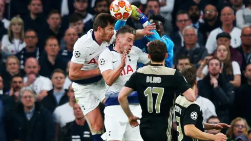 Vertonghen sufrió nueve meses después del choque con Alderweireld