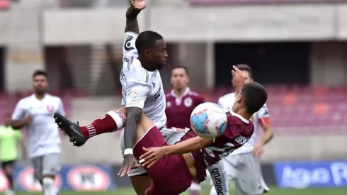 La U se aprieta en la tabla