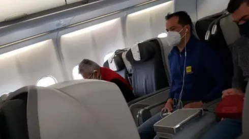 Reinaldo Rueda tomó el avión que lo lleva Colombia... y la selección de colombiana.